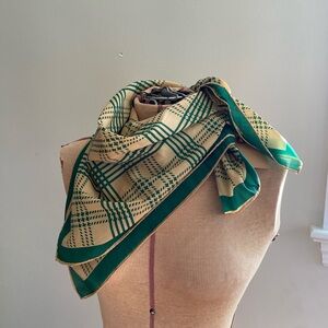 Vintage Houndstooth Silky Scarf